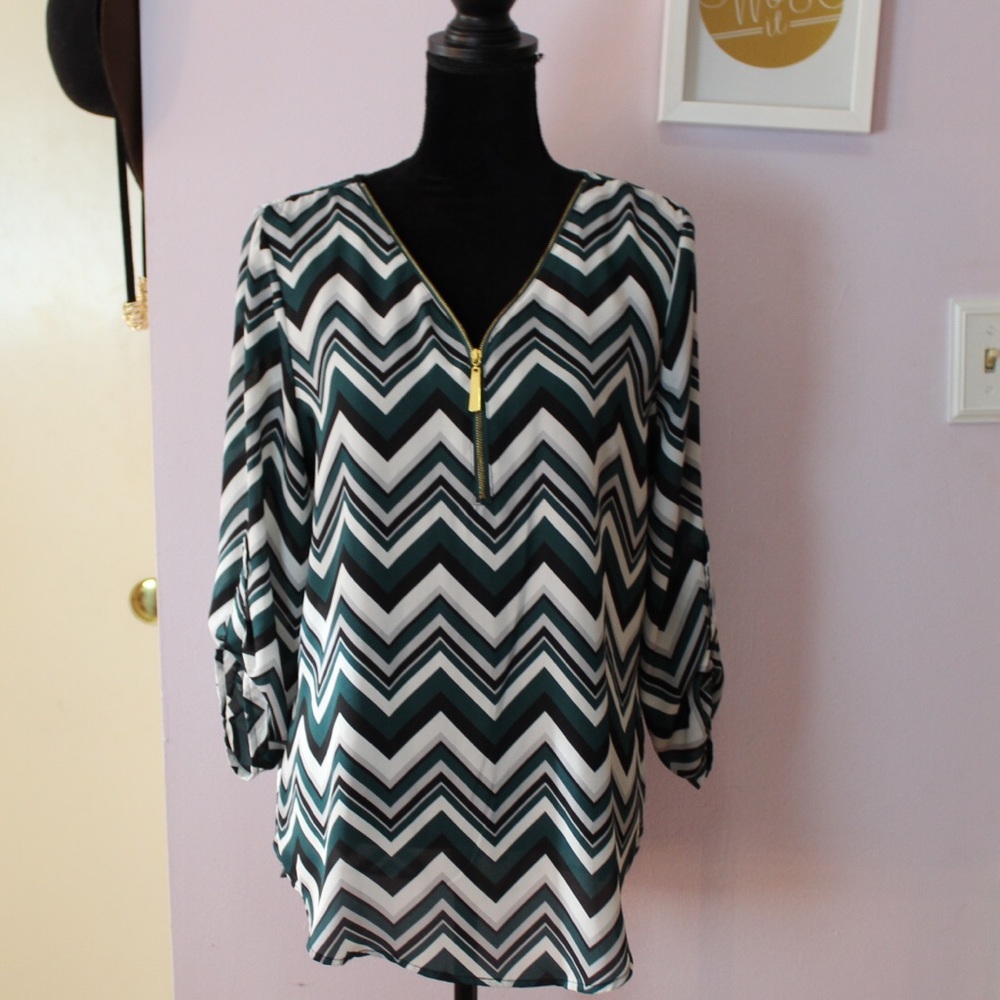 Green black white zip up lightweight blouse